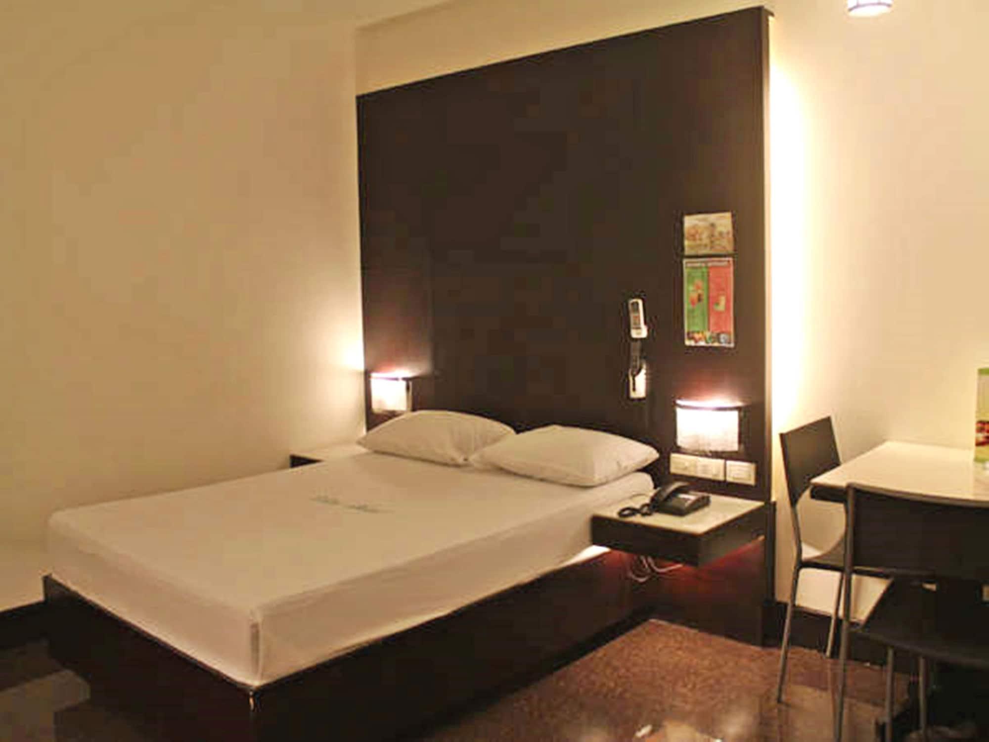 Vista Hotel Cubao Quezon City Extérieur photo