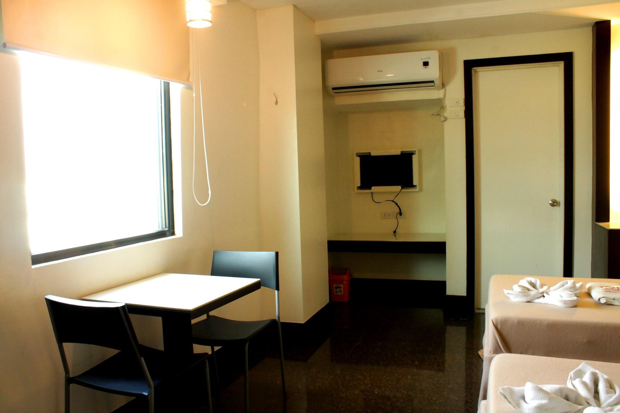 Vista Hotel Cubao Quezon City Extérieur photo