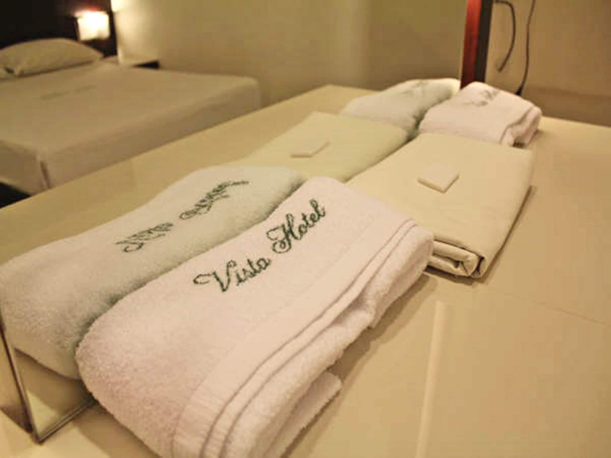 Vista Hotel Cubao Quezon City Extérieur photo