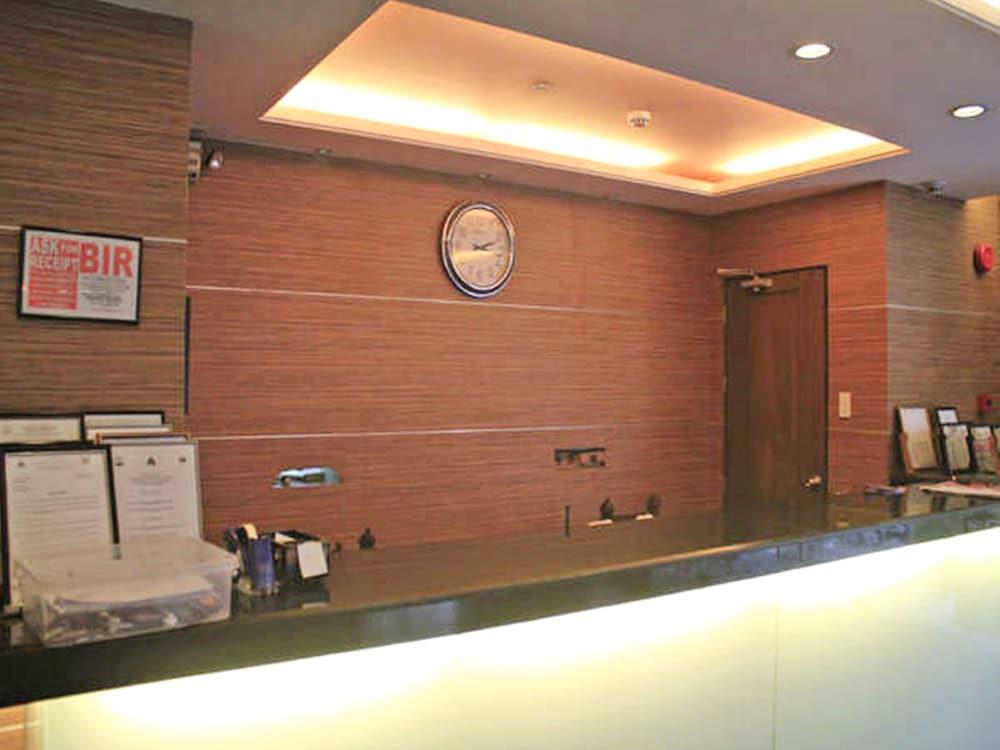 Vista Hotel Cubao Quezon City Extérieur photo