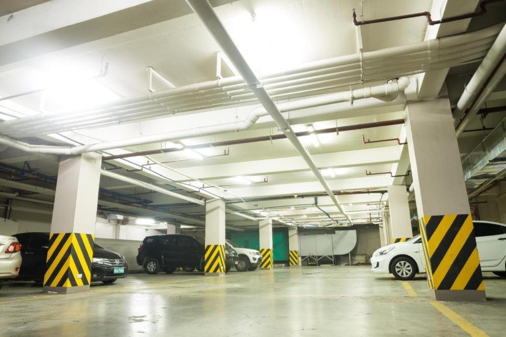 Vista Hotel Cubao Quezon City Extérieur photo